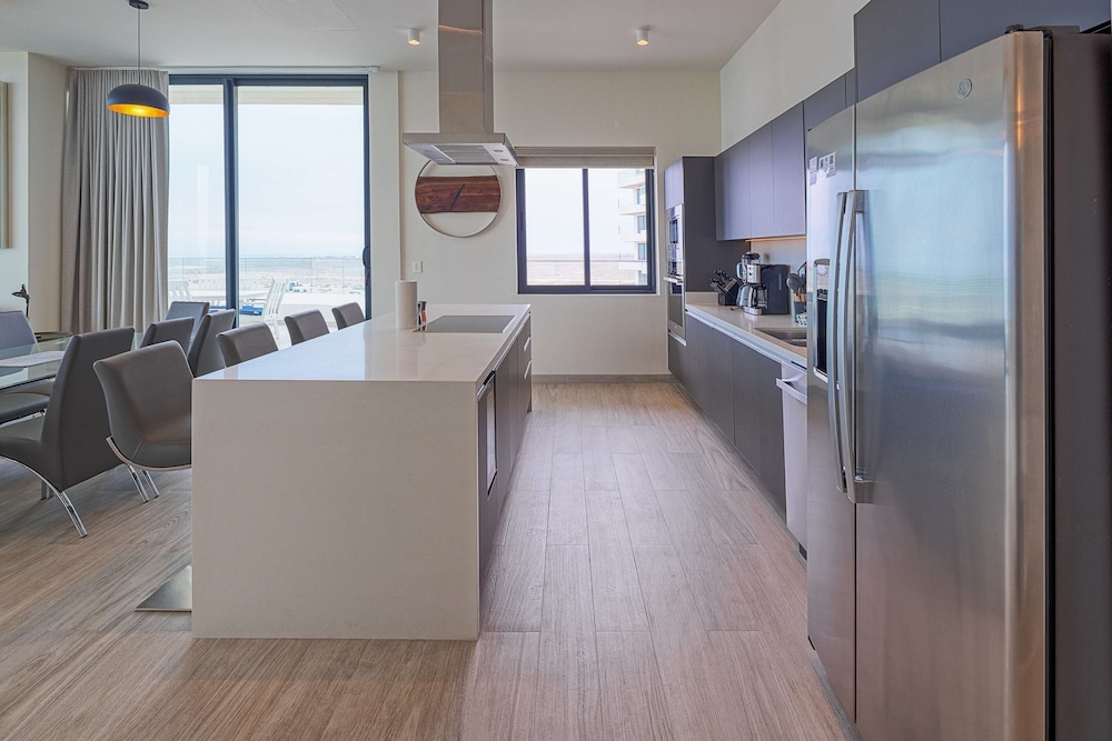 Waves Views Luxury 3BR Oceanfront Condo