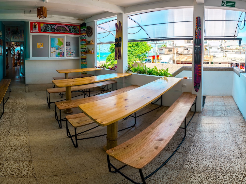 Chescos Hostel & Hotel
