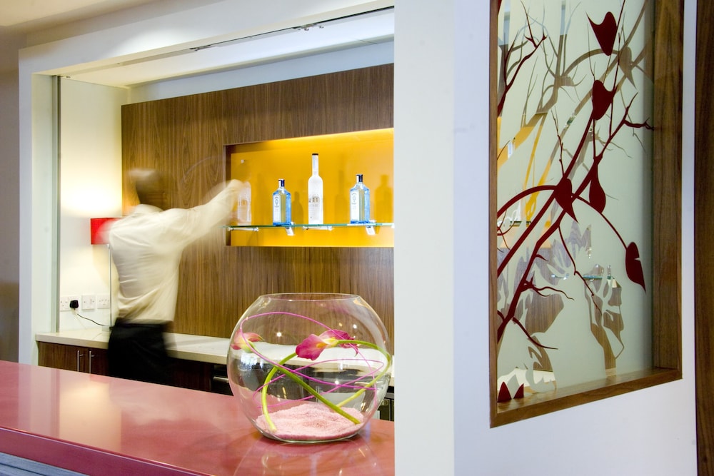 Luton Vacations - Hilton Garden Inn Luton North, United Kingdom - Property Image 10