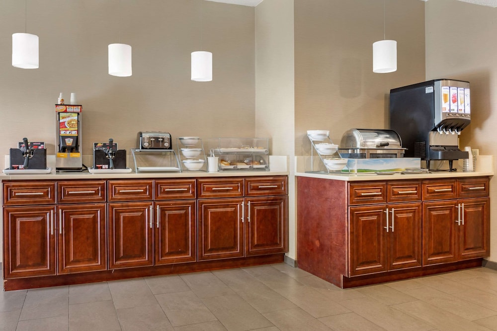 Dover Vacations - Comfort Suites Dover - Property Image 17