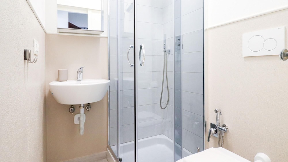 Liceti 5 B en Rapallo — bathroom