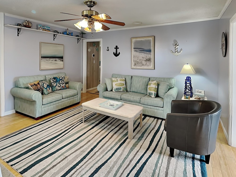 In Good Sands by Topsail Realty