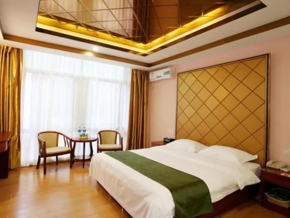 GreenTree Business Inn HuiZhou South Railway Station DanShui RenMin Road Business Hotel