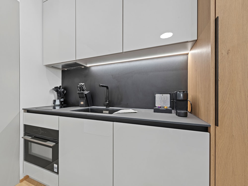 Living No. 5 by GT7 Hospitality