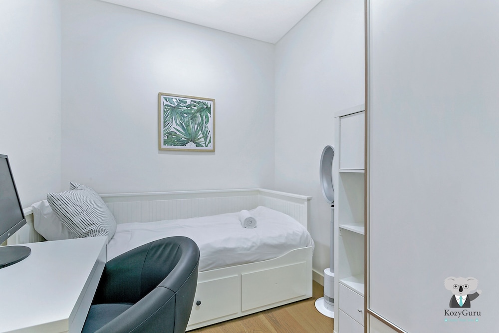 Kozyguru | Zetland | High Level 2Bed Apt & Parking