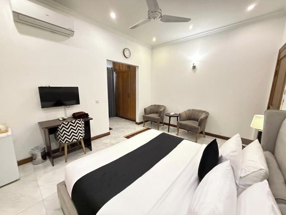 Rhodium Hotel ONE
