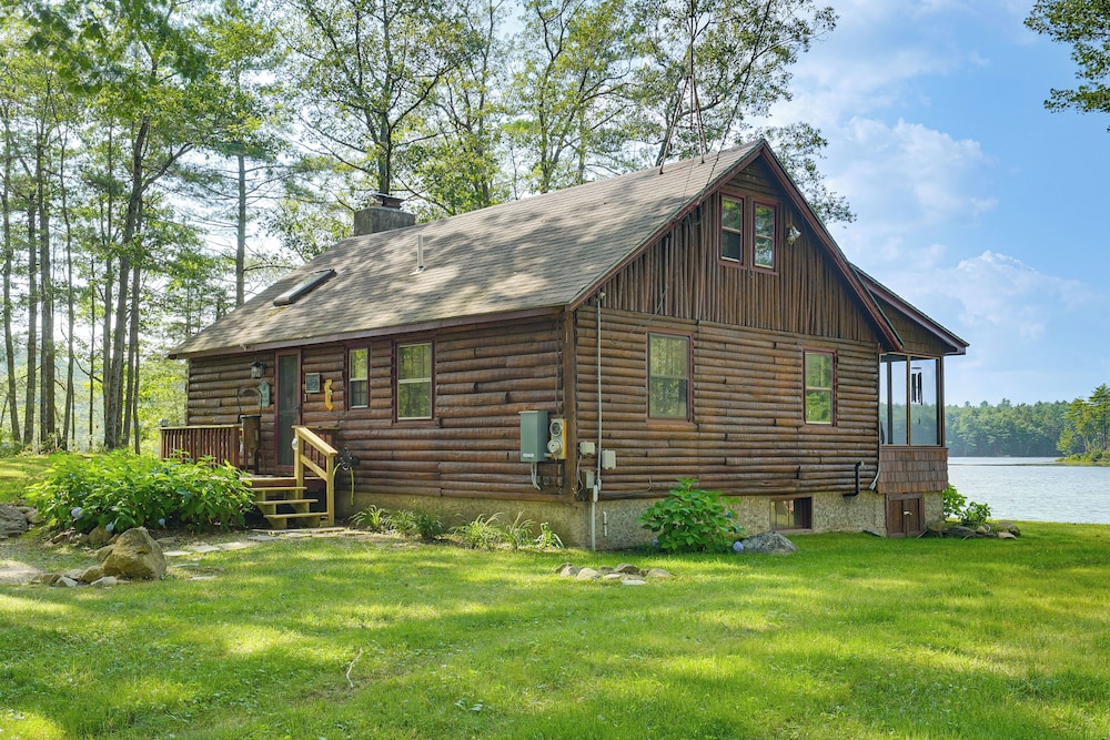 Lakeside Log Cabin w/ Porch in Monadnock Region