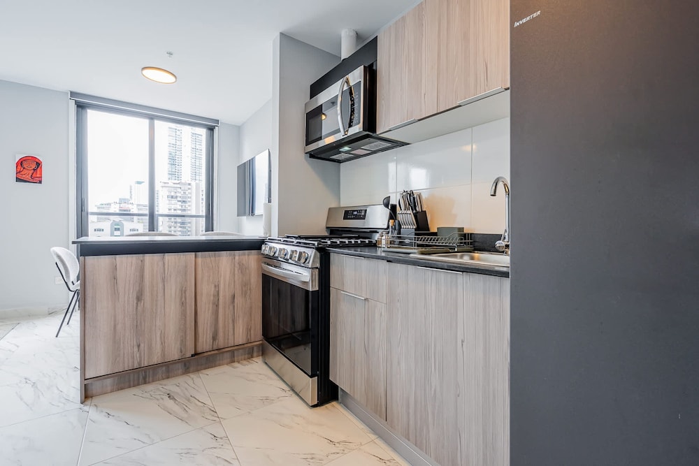 w Situated 1BR w Beautiful View in Calle 50