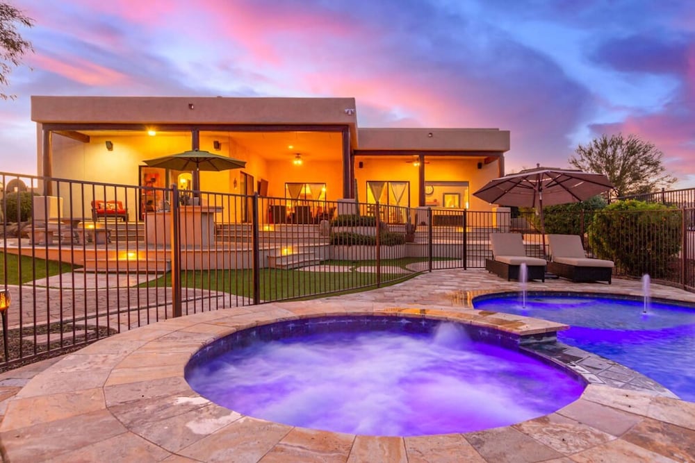 Desert Foothils Rustic Resort Oasis w Pool Spa