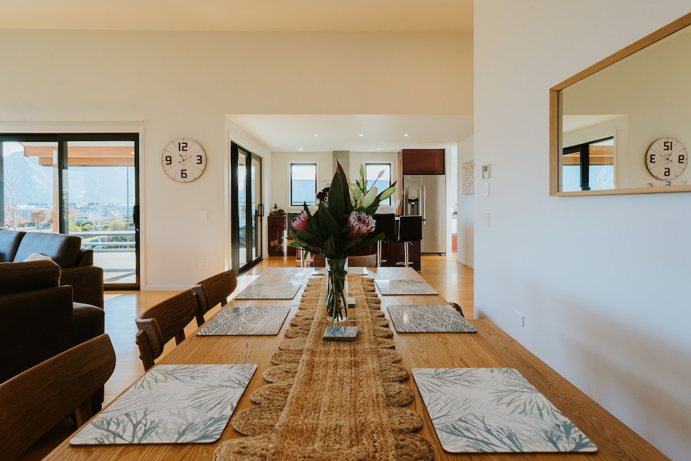 Wanaka Vacations - On The Rocks - Spacious - Property Image 11