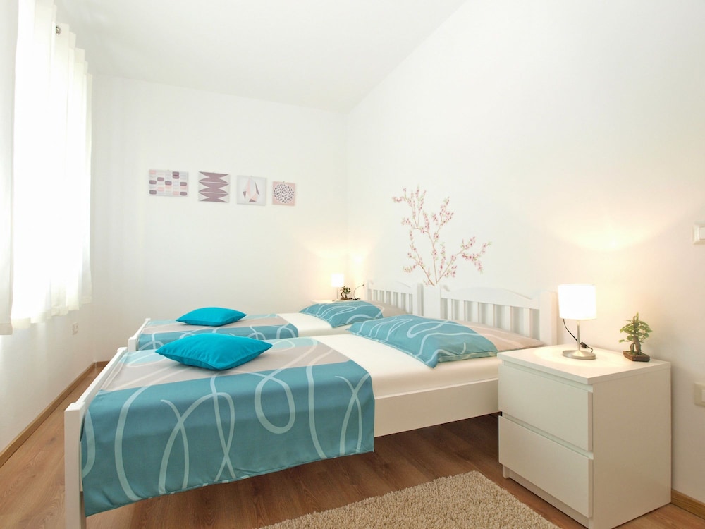 Apartment 1617