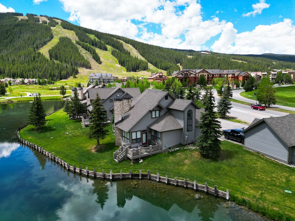 Private Mountain Town home Pet Friendly with Great Views - WD12 by Redawning