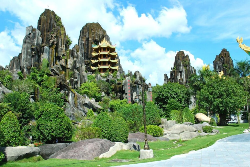 Linh House