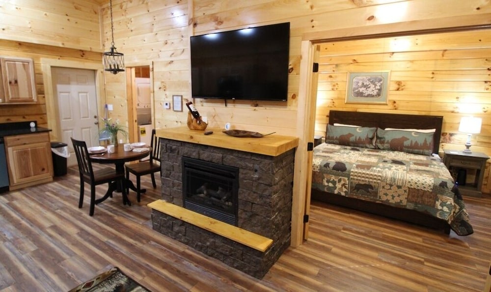 282 Cozy Cub 1 Bedroom Cabin
