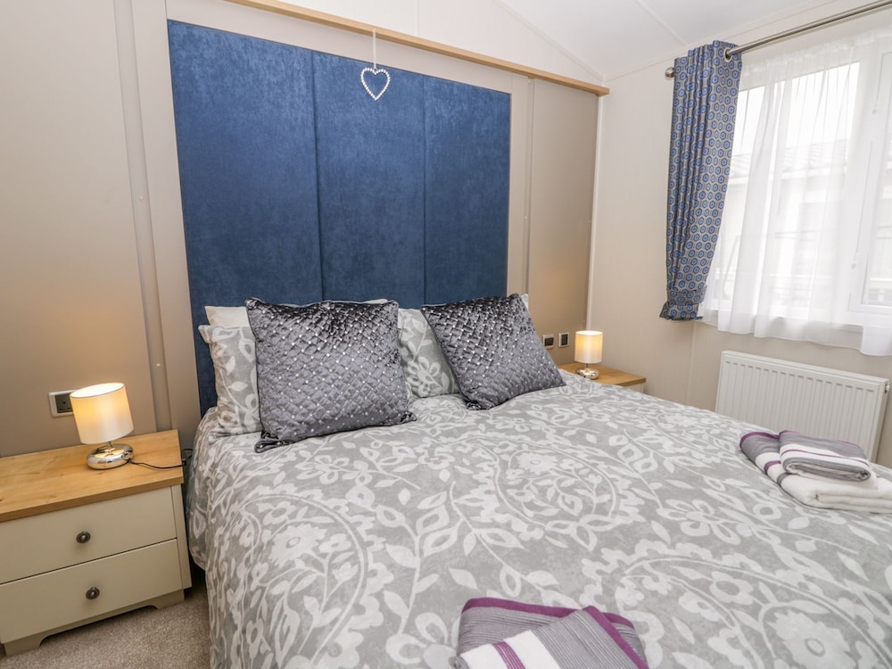 Cayton Pines Lodge at Cayton Bay Holiday Park view 5