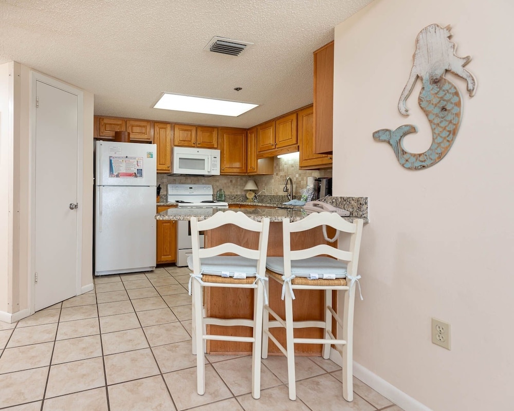 Phoenix East 704 2 Bedroom Condo
