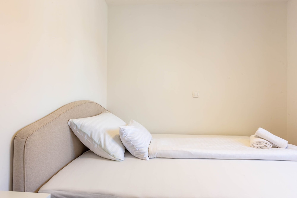 Exquisite Prestige Luxury Apartments With Shared Pool