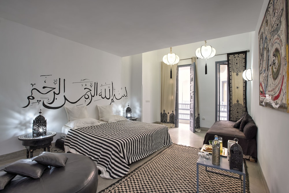 Riad Awa