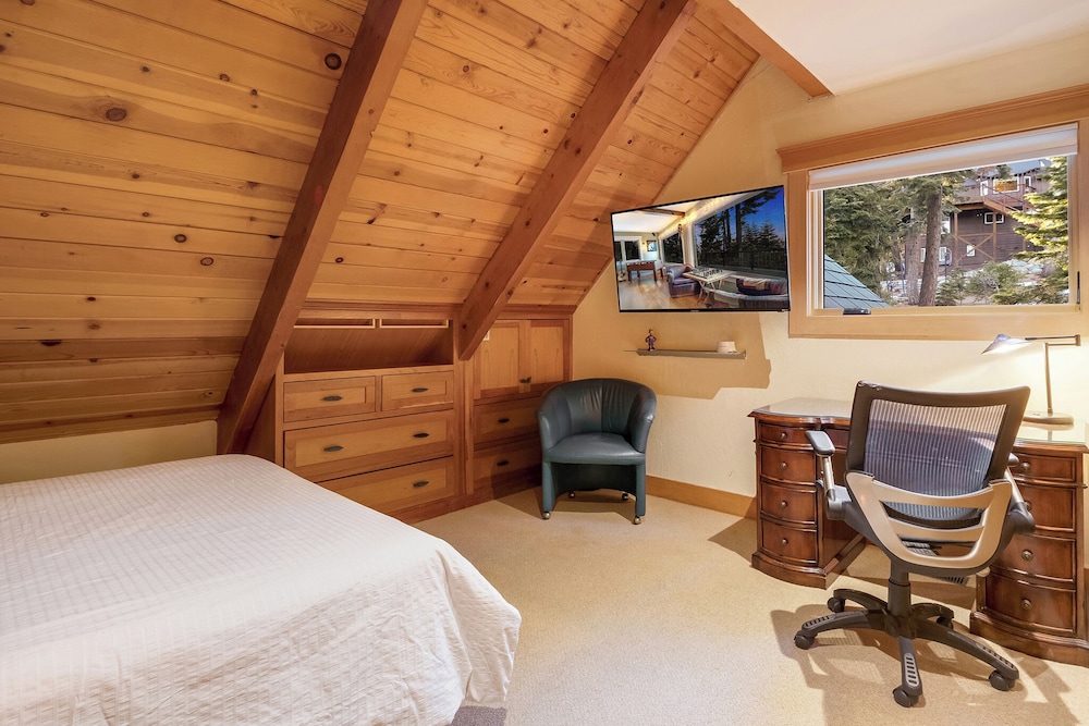 Carnelian Bay Getaway