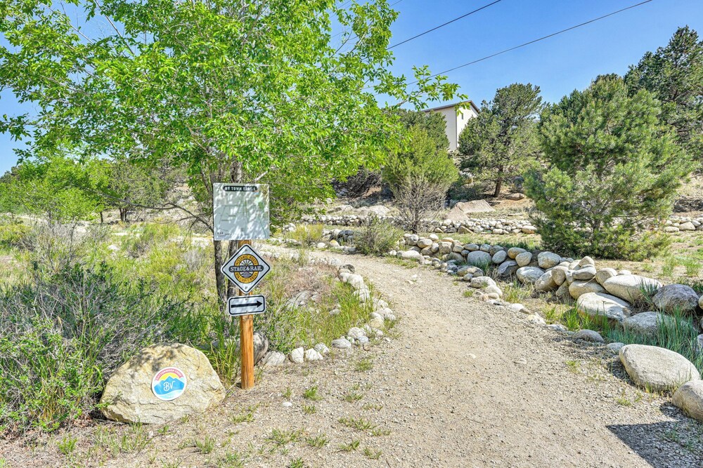Creekside Buena Vista Retreat: Walk to Main St!