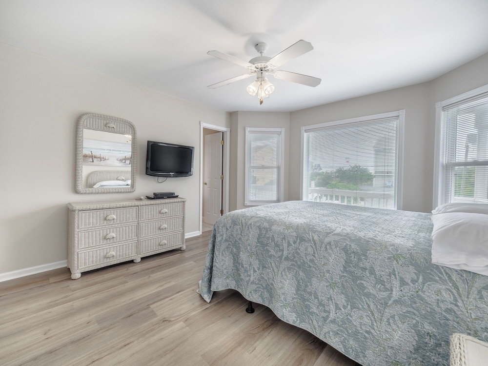 Beach, Please by Topsail Realty