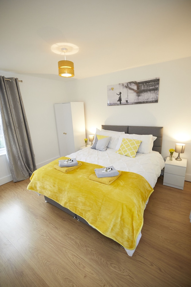 Freemantle Apartment view 5