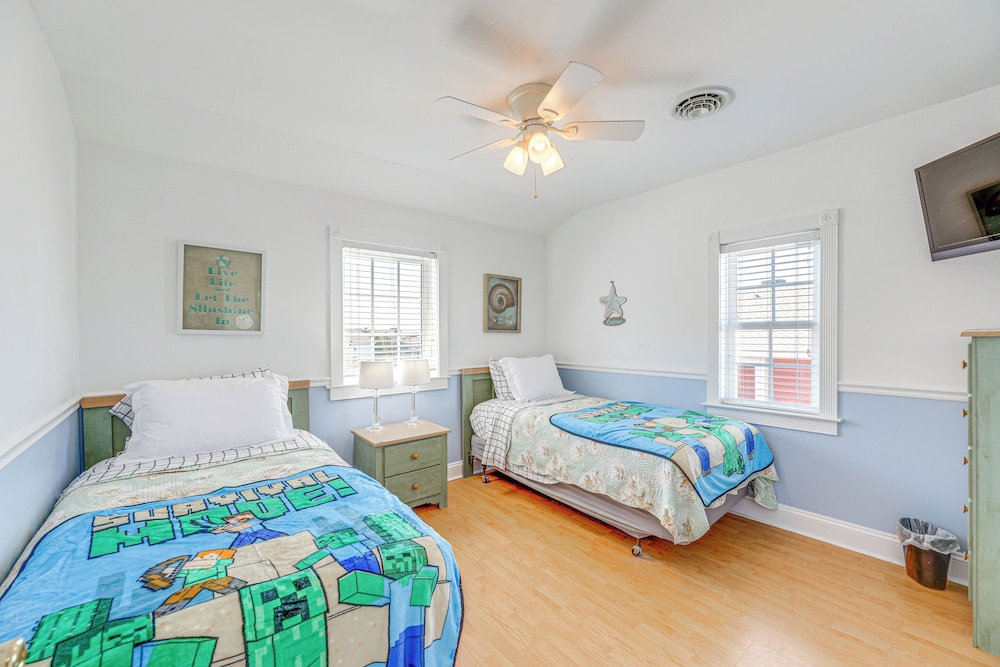 Steps to Shore: Newly Renovated Dewey Beach Home!