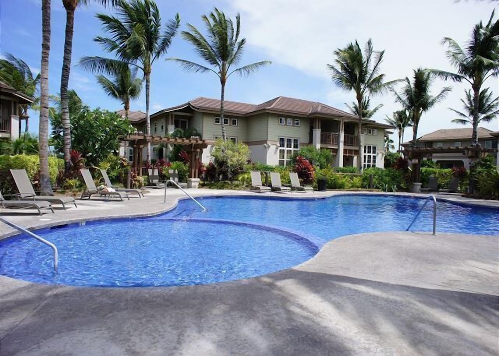 Beautifully Furnished - Hawaiian Villa - AC & Wifi! - Vrkcv
