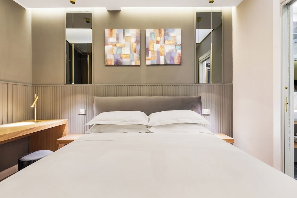 Spanish Steps Apartments