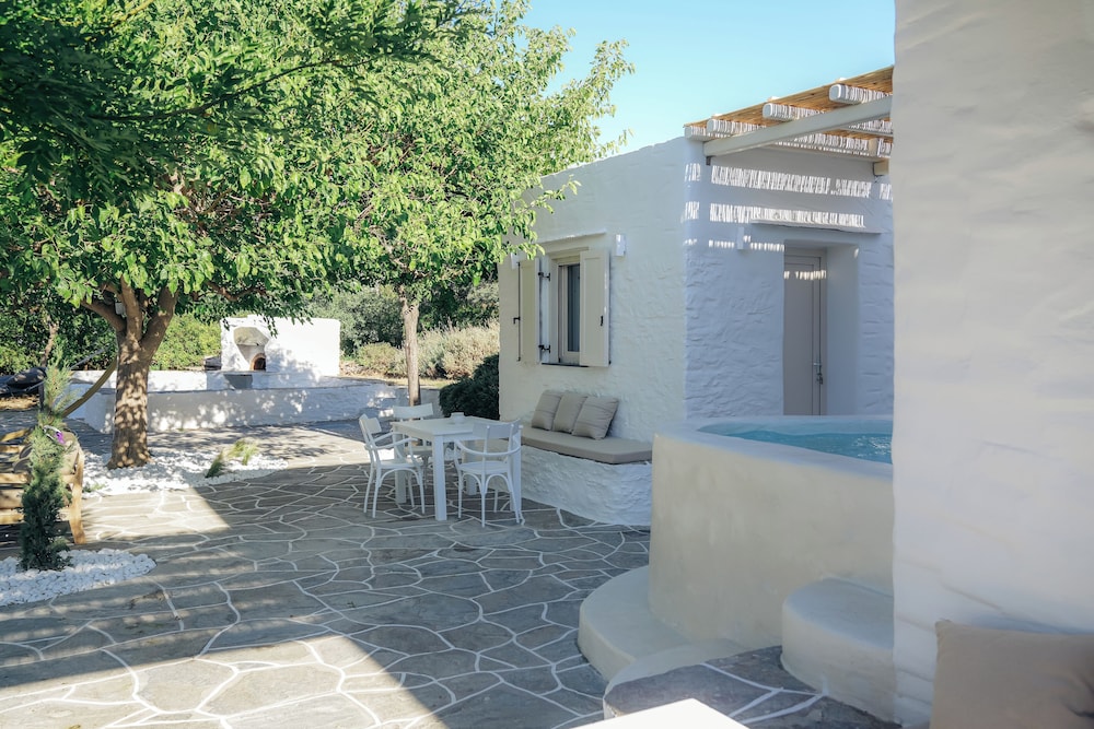 Rabagas Suites