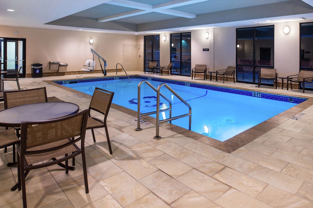 Big Spring Vacations - Hampton Inn  Suites Big Spring - Property Image 11