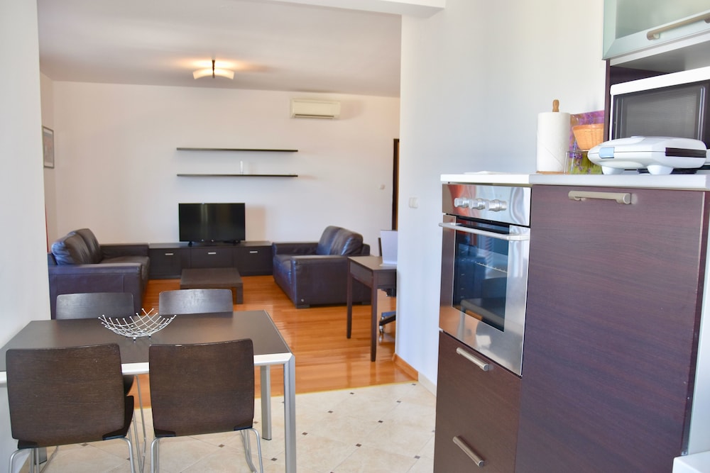 Pervanovo Apartments