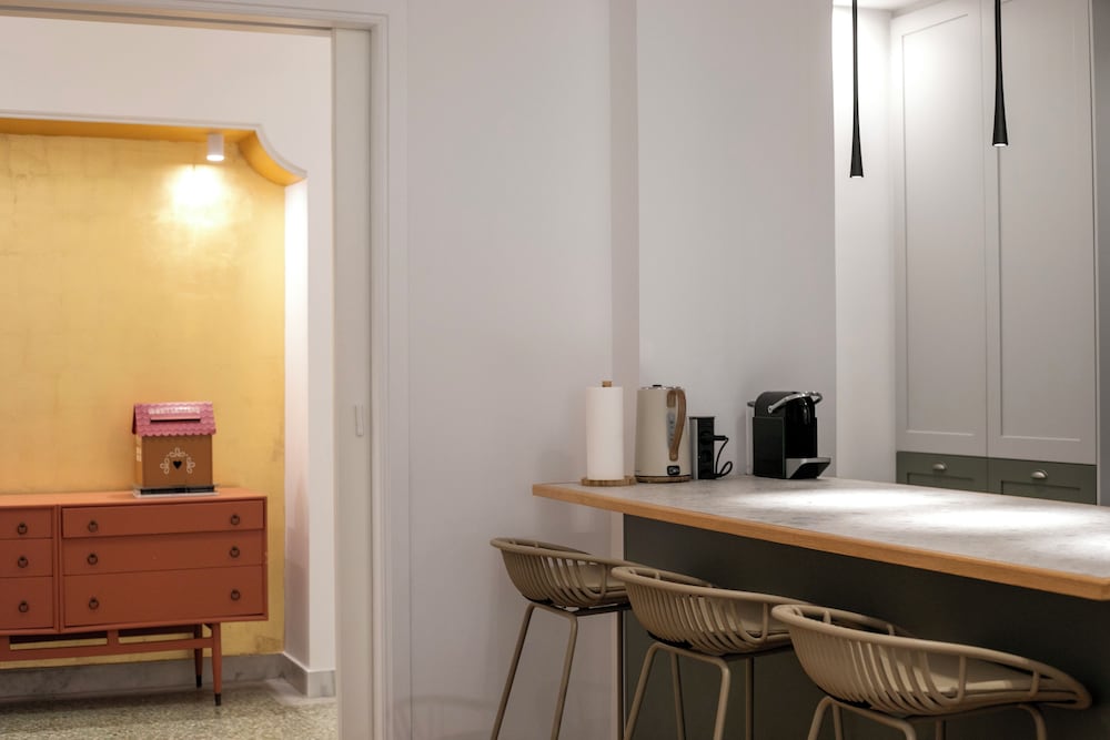Elysia - 2-Br Apt & Balcony in Athens