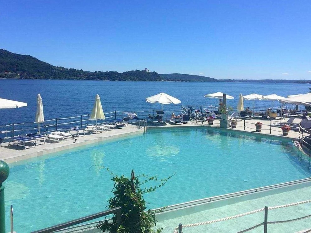 Brand new and Elegant Residence on Lake Maggiore view 5