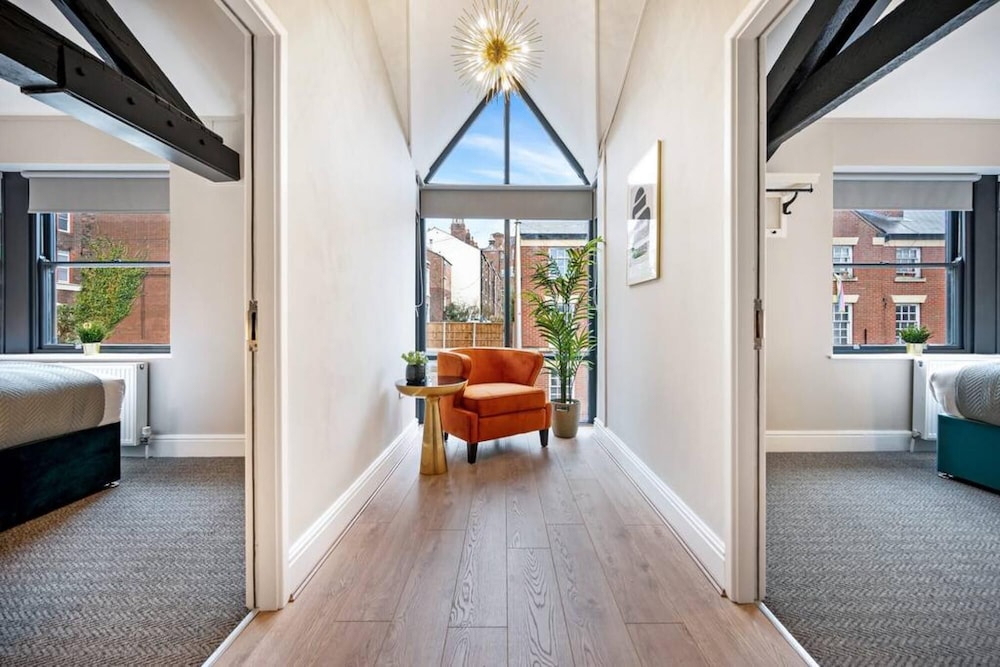 Host Apartments The Coachouse at Pilgrim St view 3