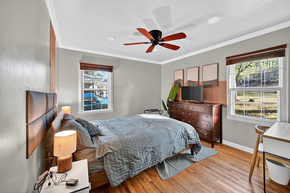 Charming East Atlanta Oasis Meets City Vibe 2 Bedroom Home