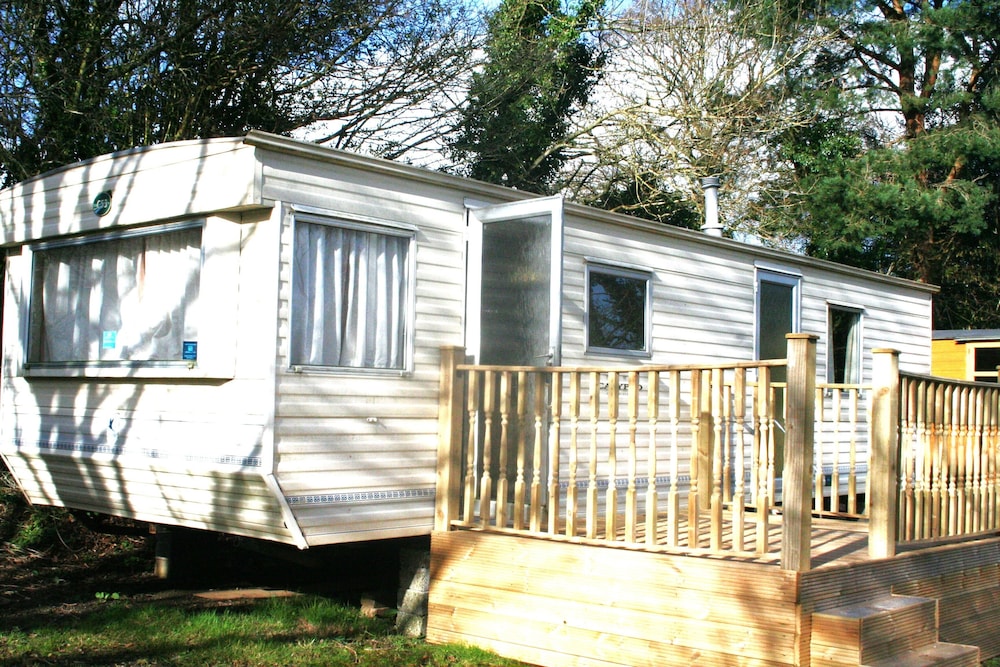 Lovely Bk Calypso Bluebird 6 Berth Holiday Caravan