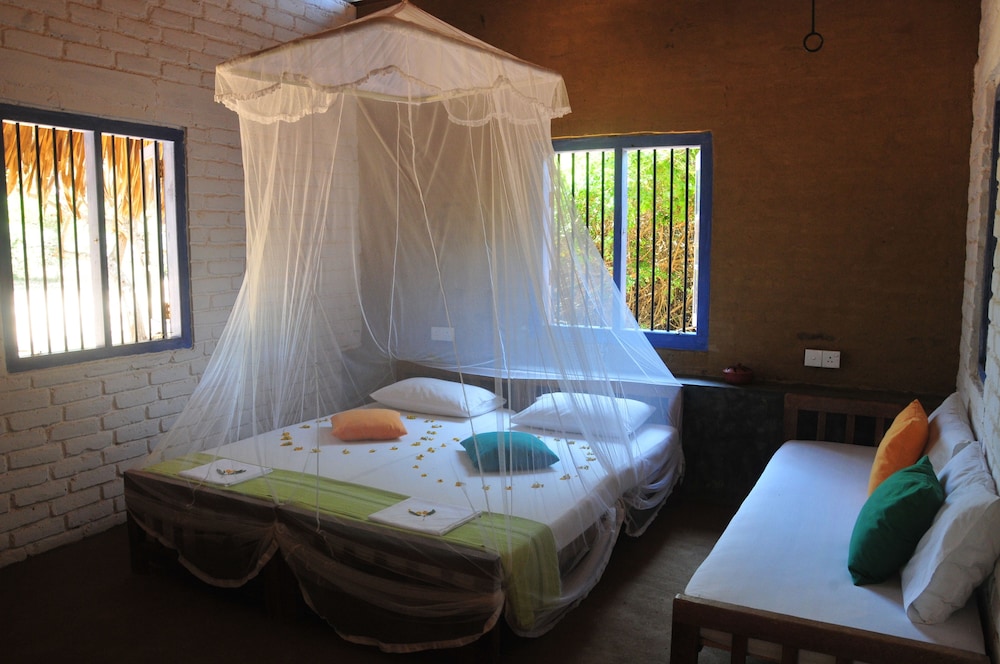 Back of Beyond - Safari Lodge Yala