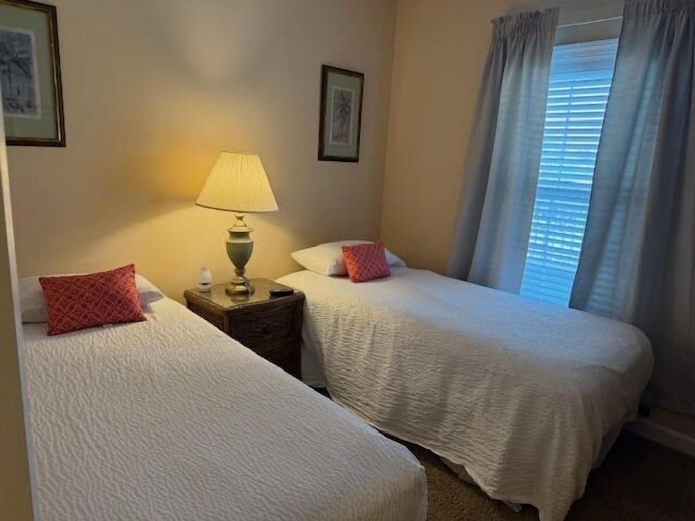 Wedgewood 723 2 Bedroom Condo