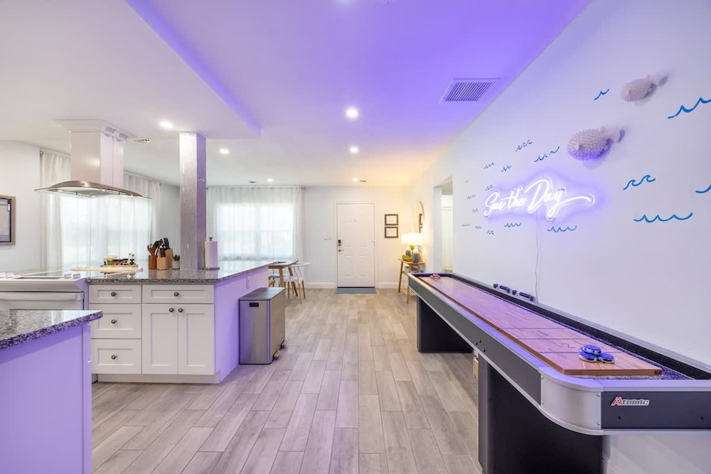 Fun Family-friendly Largo Home Heated Pool