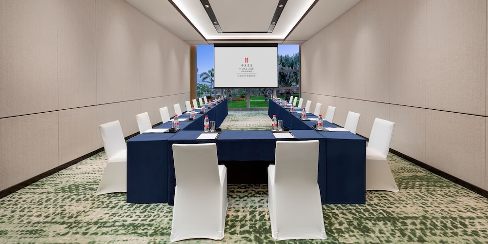 HUALUXE Resort Beihai Silver Beach by IHG