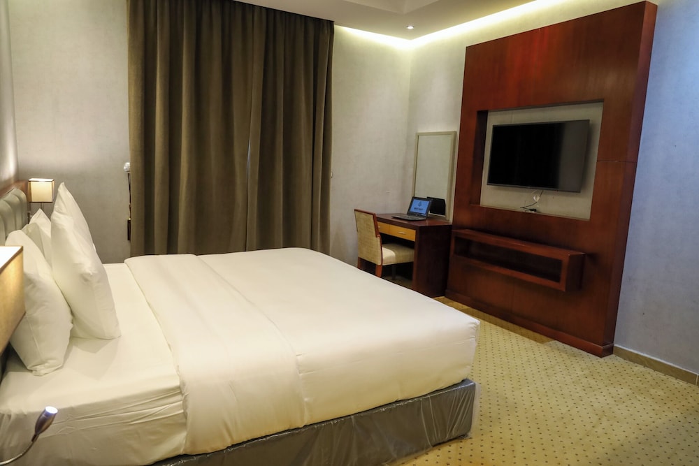 Best Day Hotel And Resorts