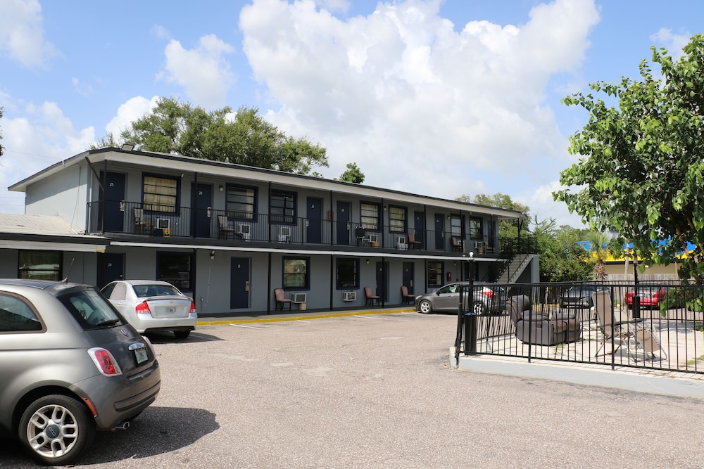 Dunedin Cove Motel