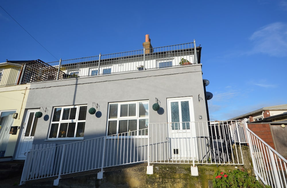 Sandown Vacations - Beachfield - Property Image 1