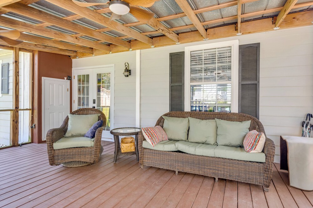 Walk to Beach: Family Getaway in Pensacola