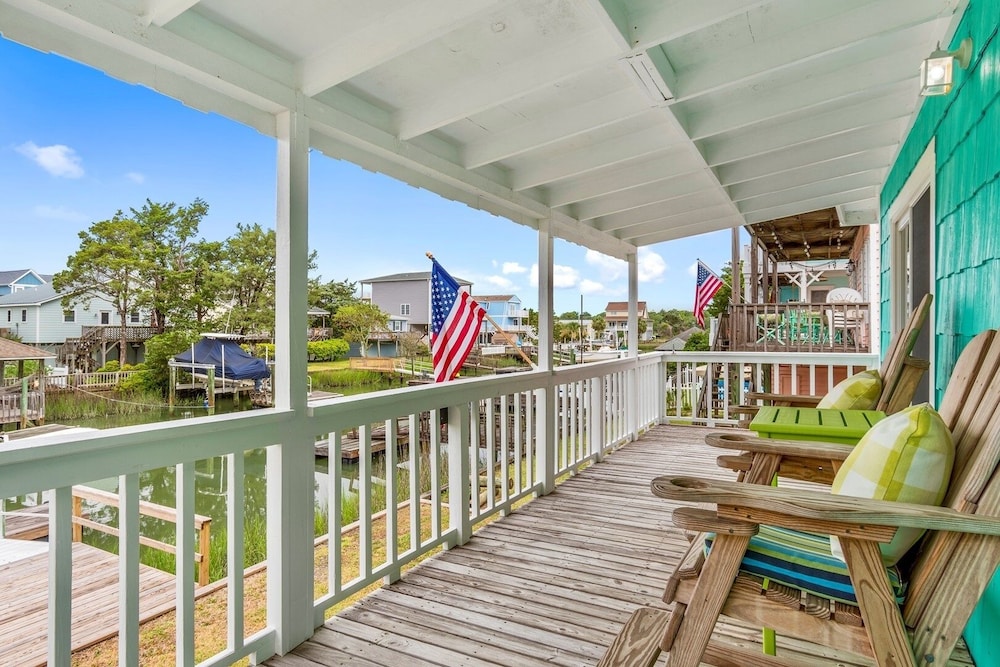 The Marlin House / 143 Marlin Drive 3 Bedroom Home