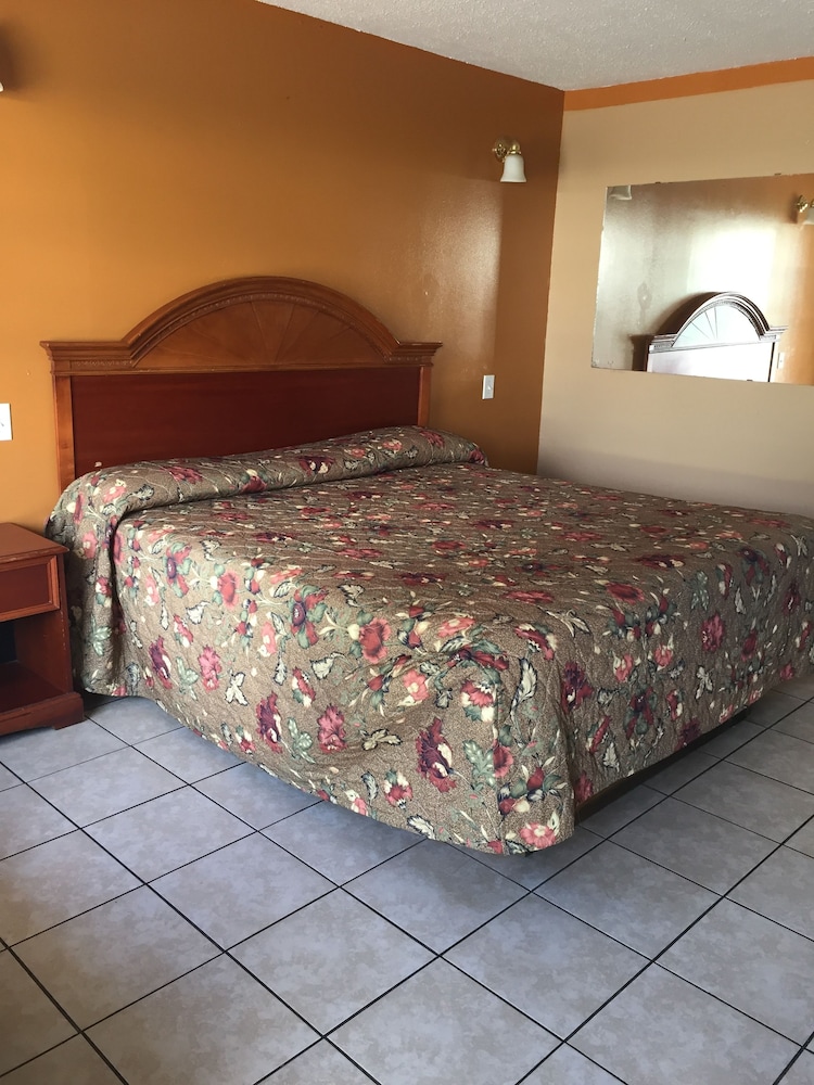 Budget Inn And Suites