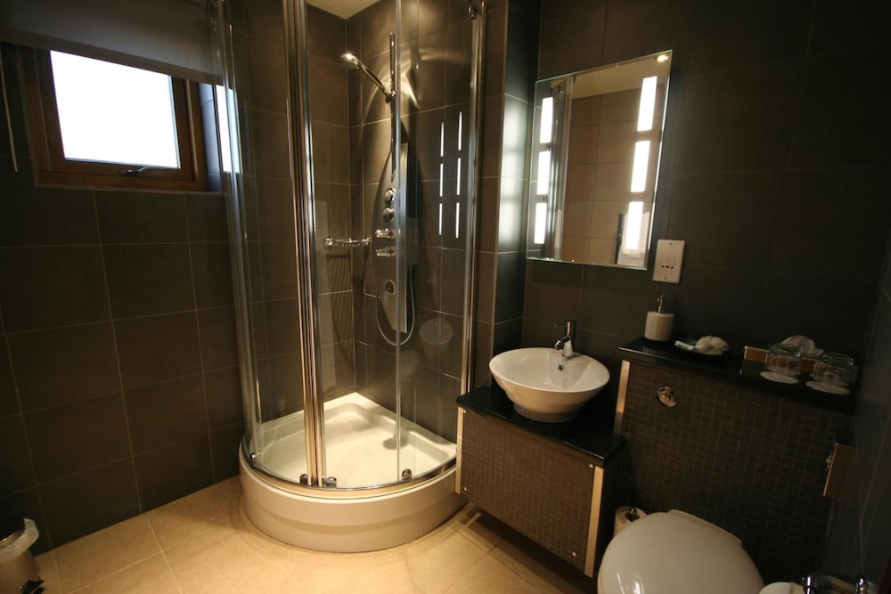 Three Horseshoes Country Inn and Spa