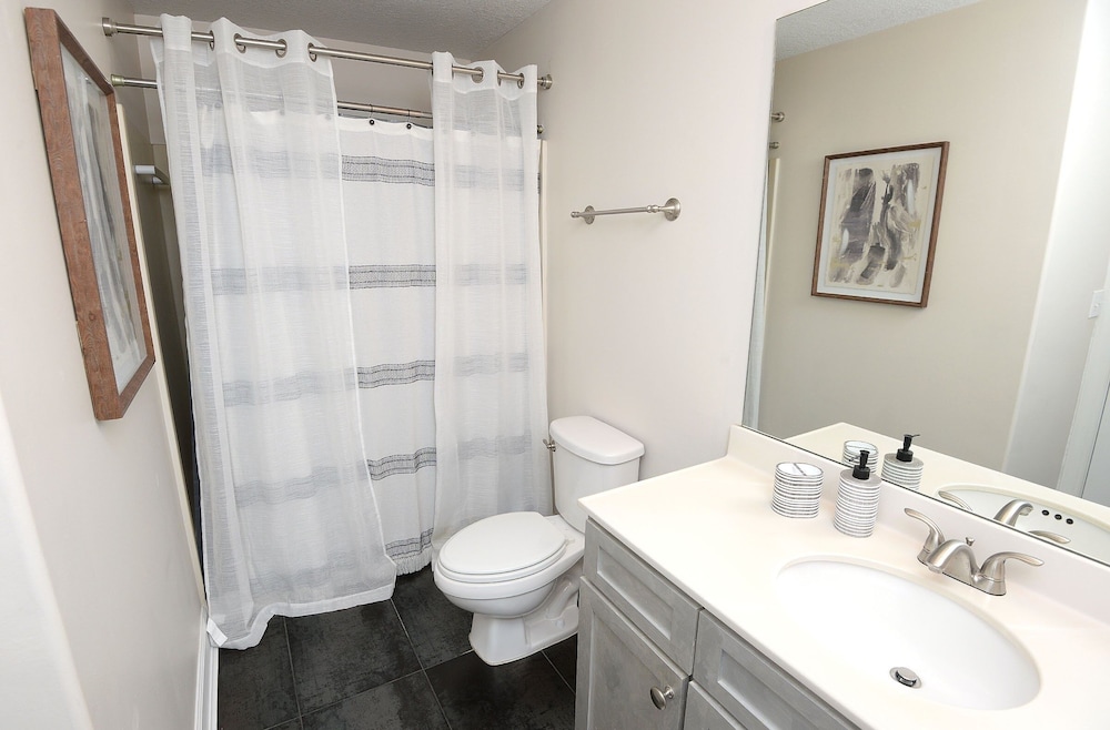 Emerald Isle 1609 2 Bedroom Condo