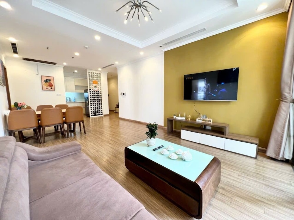 Bom Homestay Vinhomes Times City